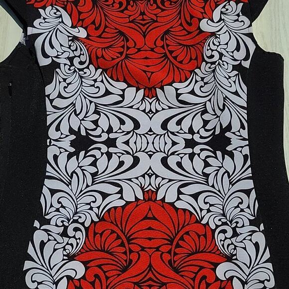 I LF Red and White Bodycon dress with side zipper - Picture 14 of 16